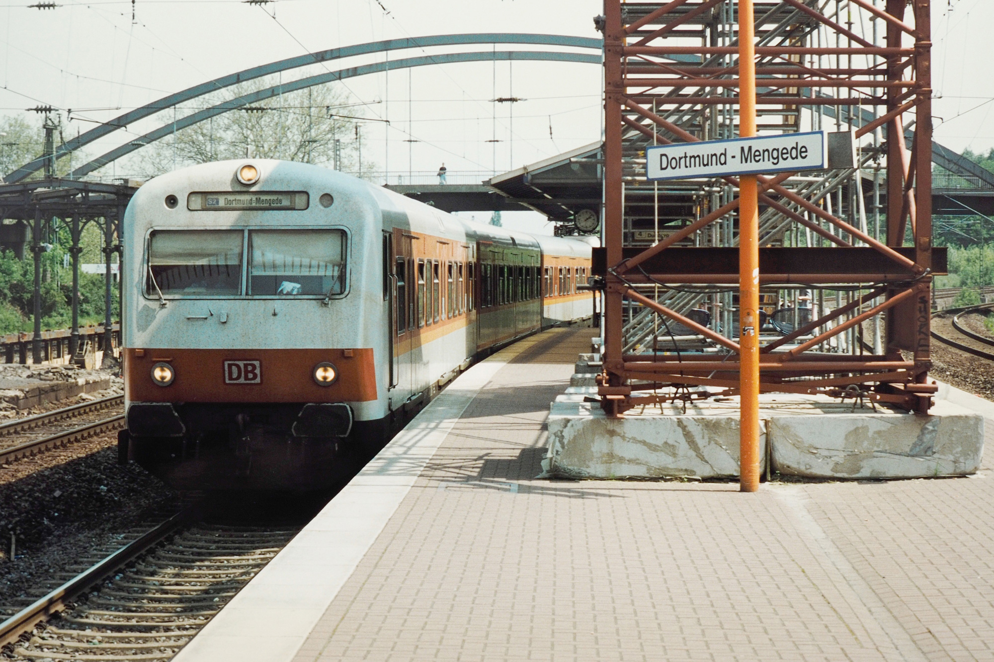 Die S-Bahn Rhein-Ruhr in den 1970er Jahren am Bahnhof Dortmund-Mengende